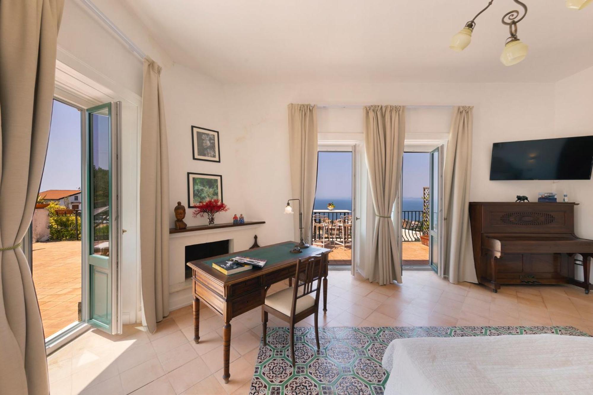 Villa Mundis Relais Масса-Лубренсе Экстерьер фото