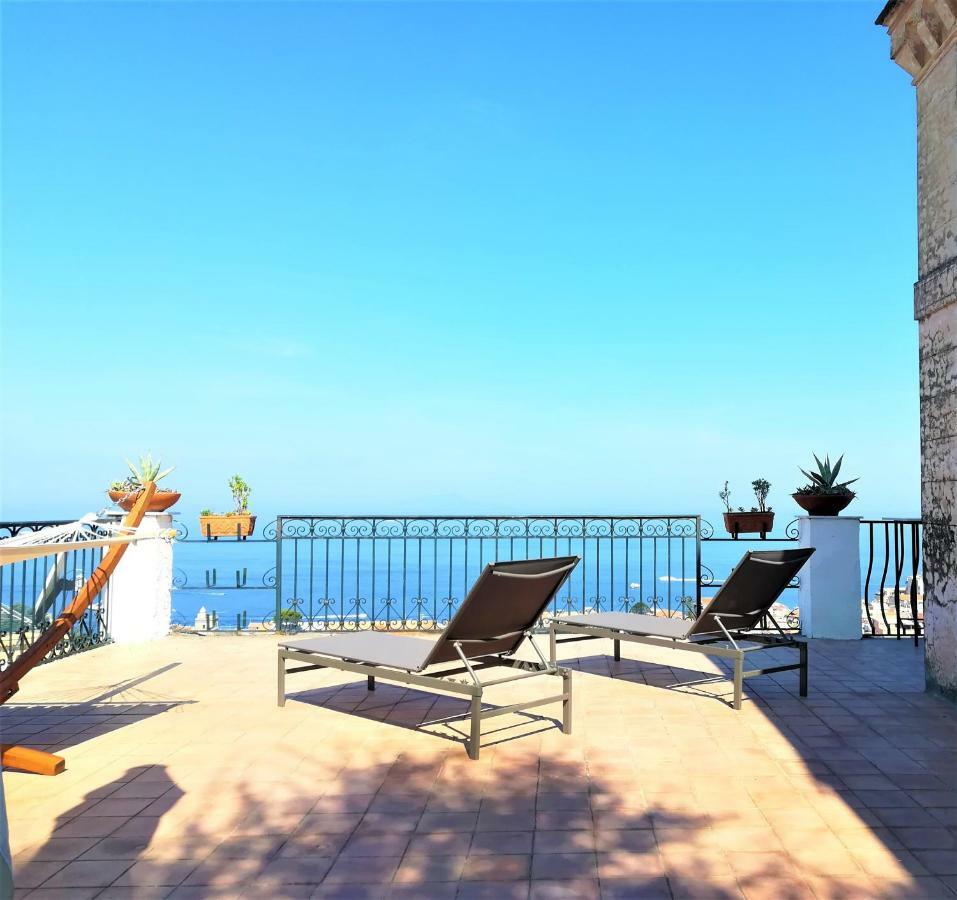 Villa Mundis Relais Масса-Лубренсе Экстерьер фото